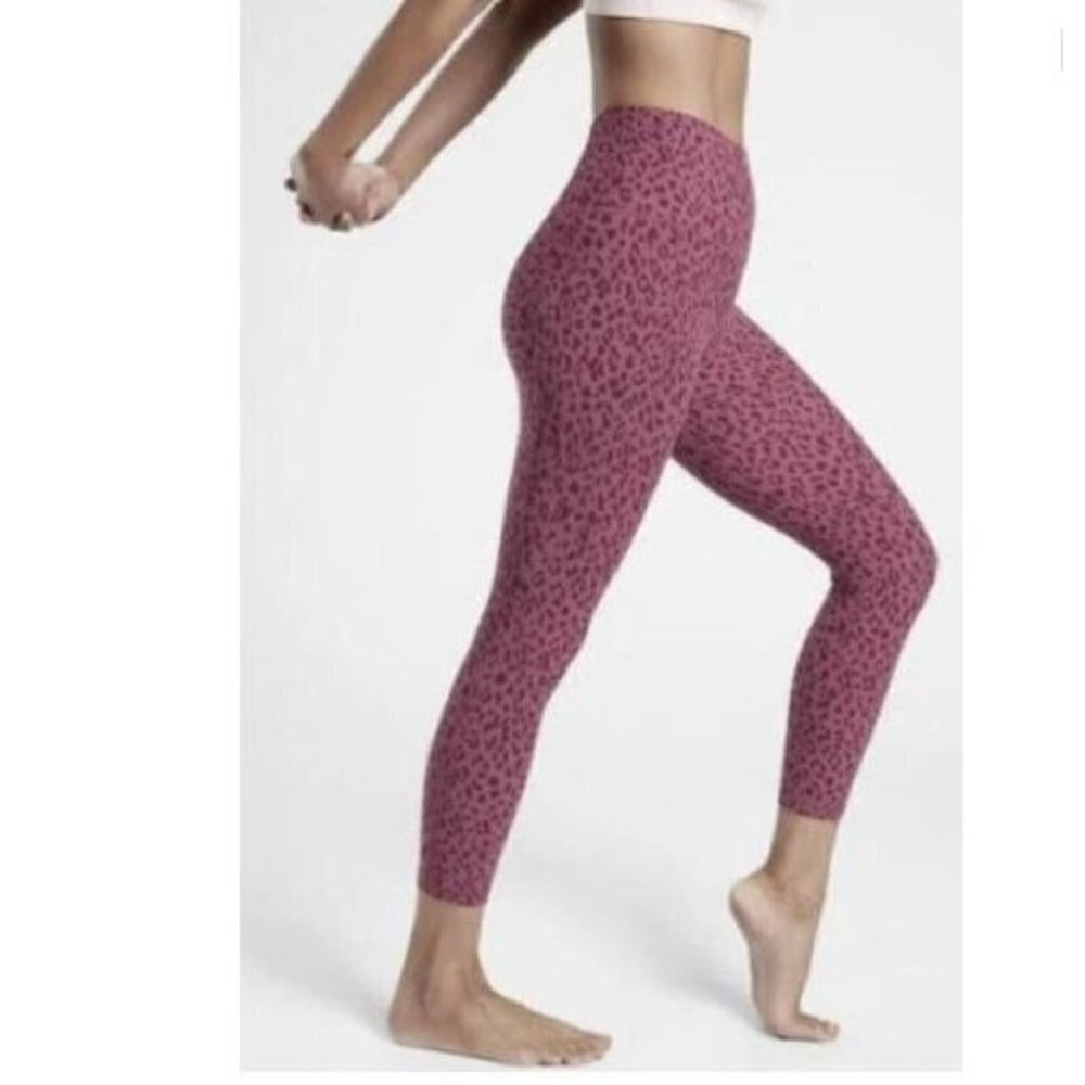 Athleta Women's Size Small Salutation Stash Pocket II 7/8 Leggings Cheetah Print